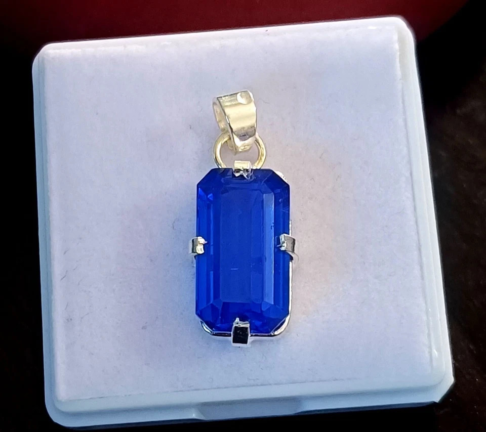 EGL Certified 18 CT Natural Blue Sapphire Loose Gemstone Pendant In 925 Silver