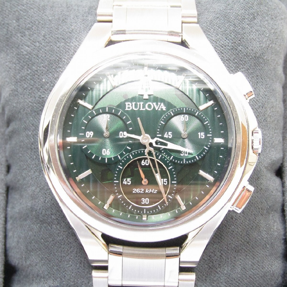 Excellent condition BULOVA Curv collection men’s wristwatch quartz 96A297