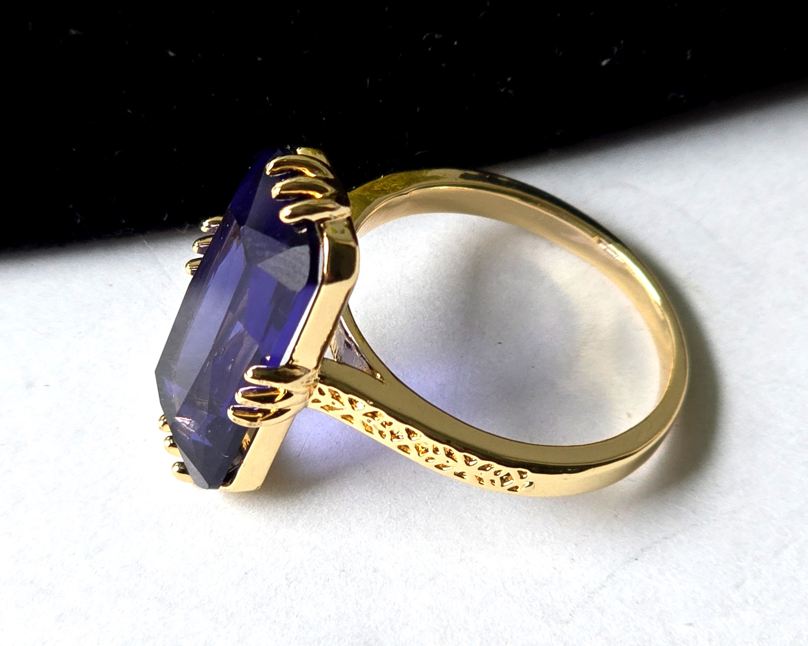 Vintage Gold Plated Amethyst Glass Stone Cocktail Ring sz 9