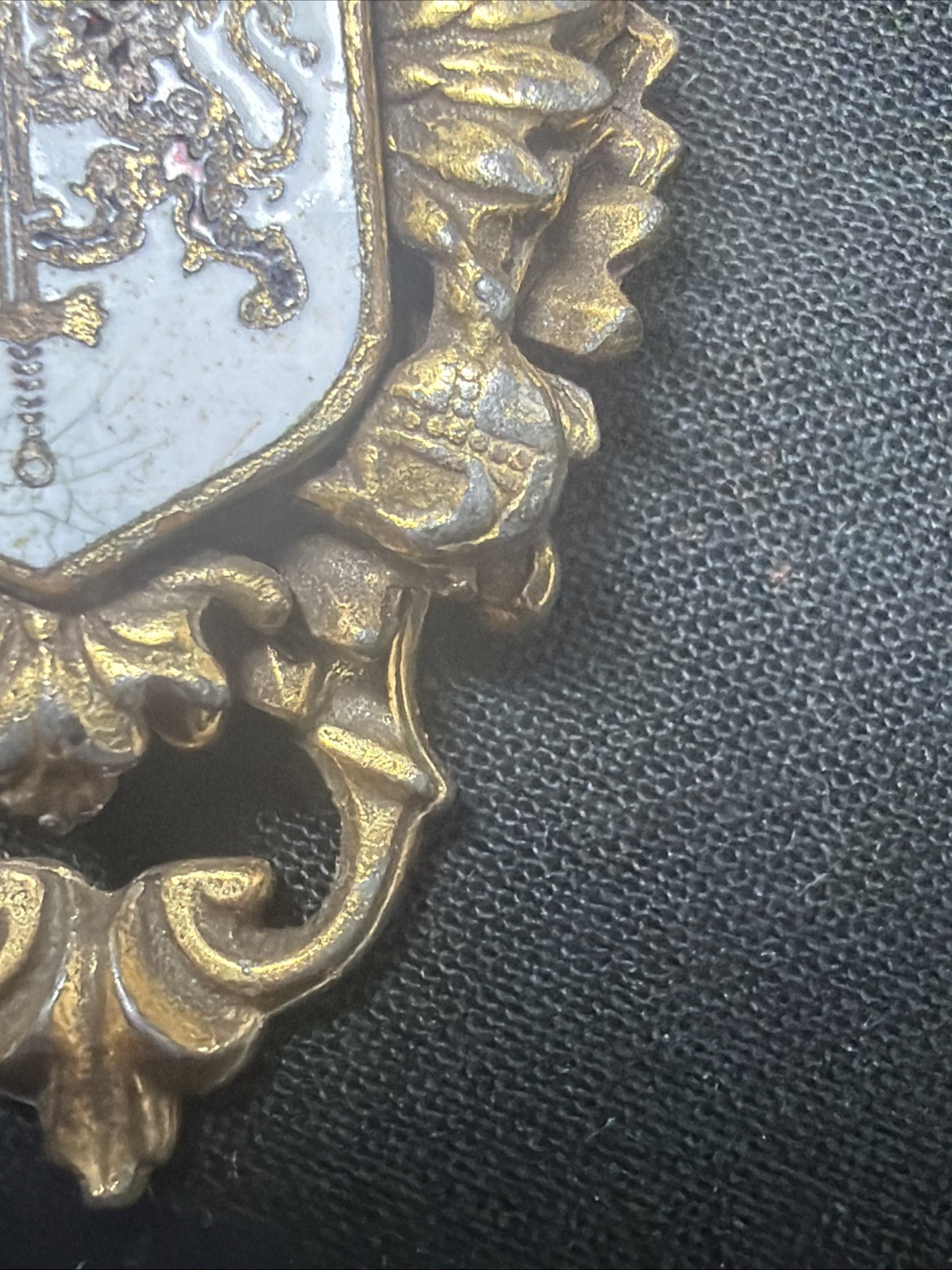 Vintage Heraldic Coat of Arms Standing Red Lions Laurels Fleur De Lis Brooch Pin