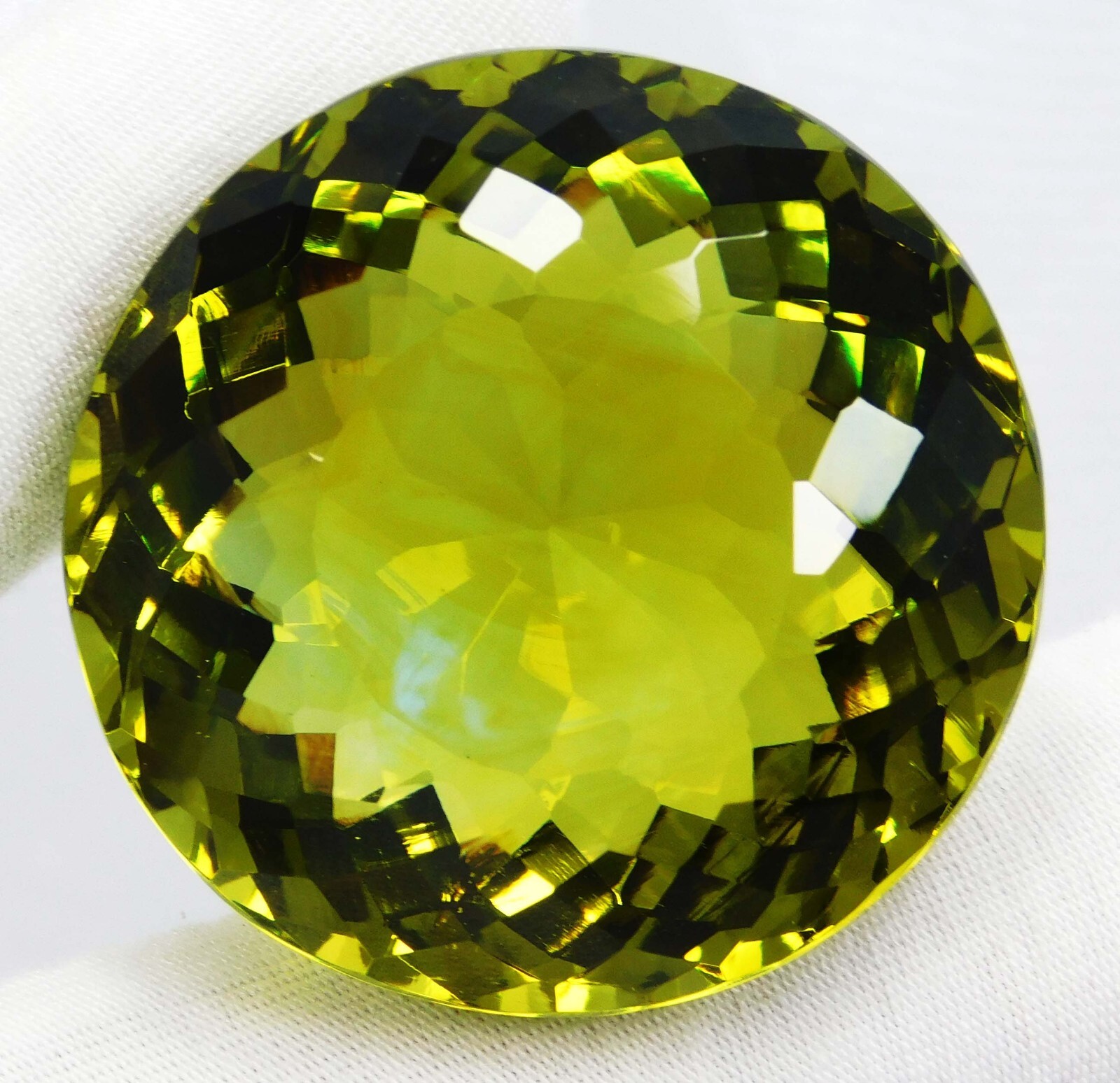 “142.80 Ct Natural Green Peridot Round Cut – Certified Loose Gemstone”