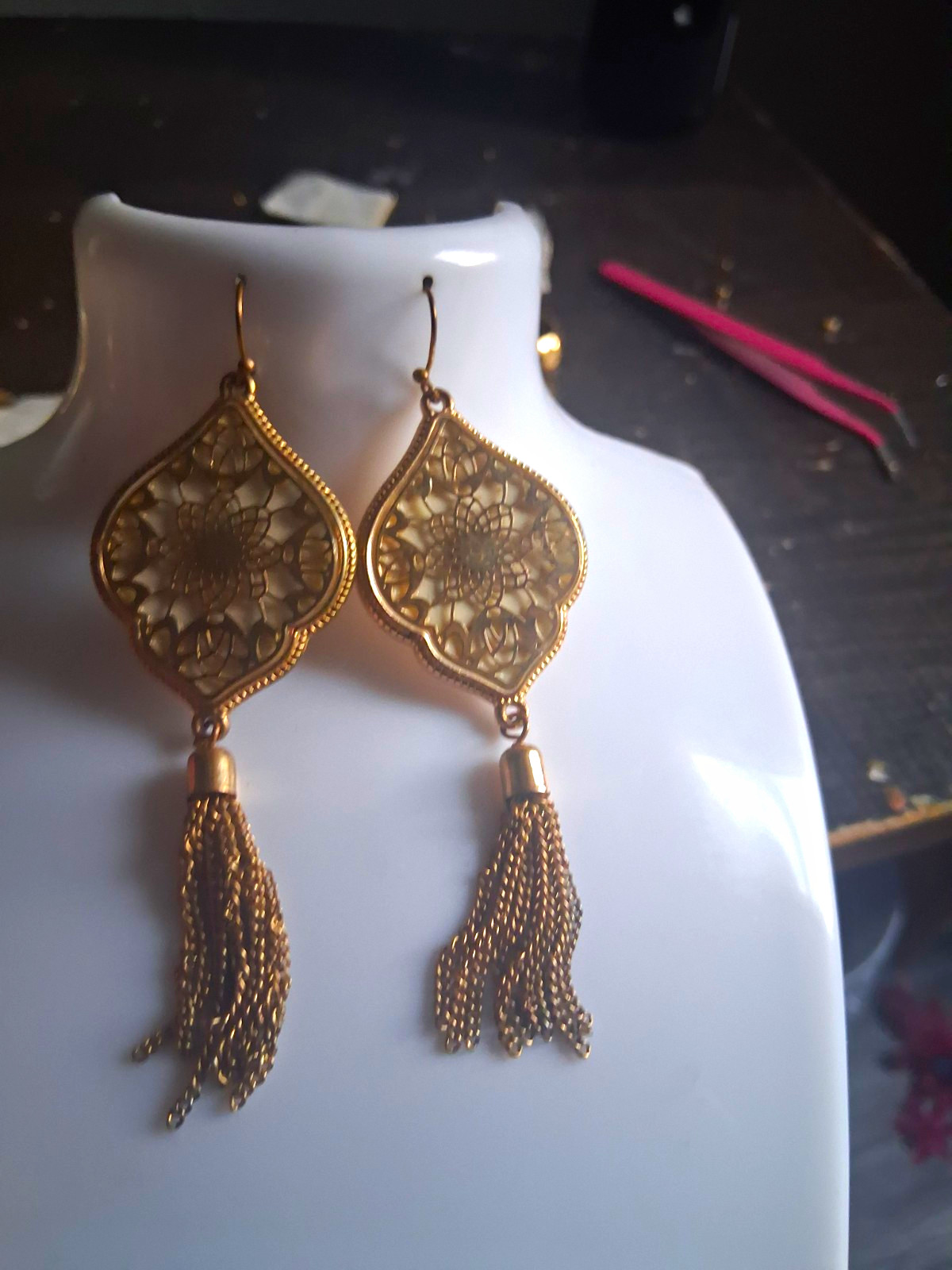 Gold Tone Filigree Tassel Fringe Dangle/Drop Hook Earrings l No Stone