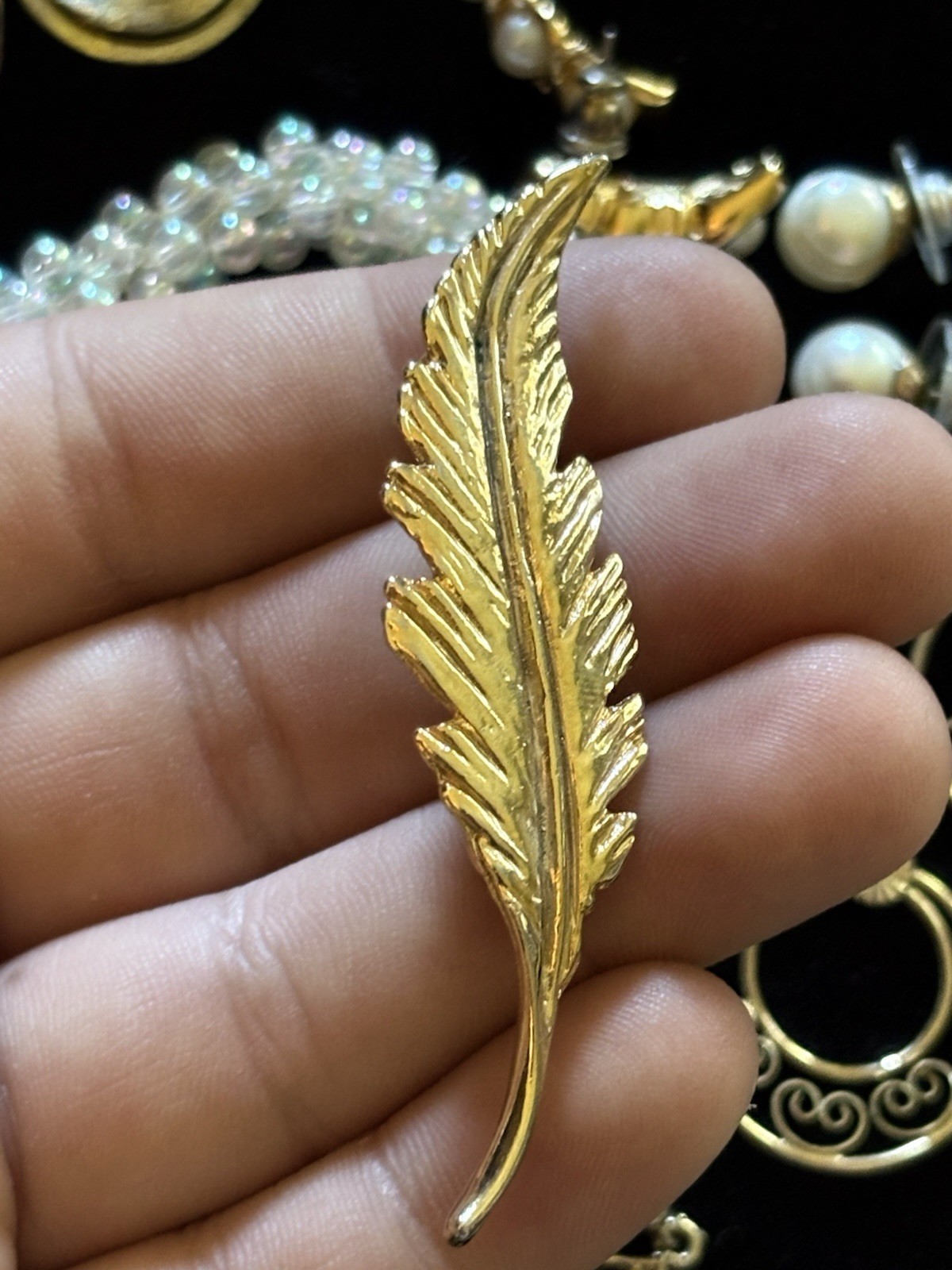 VTG Mix Estate Jewelry Lot 25pc White & Gold Tone Rhinestone Lucite All Wearable
