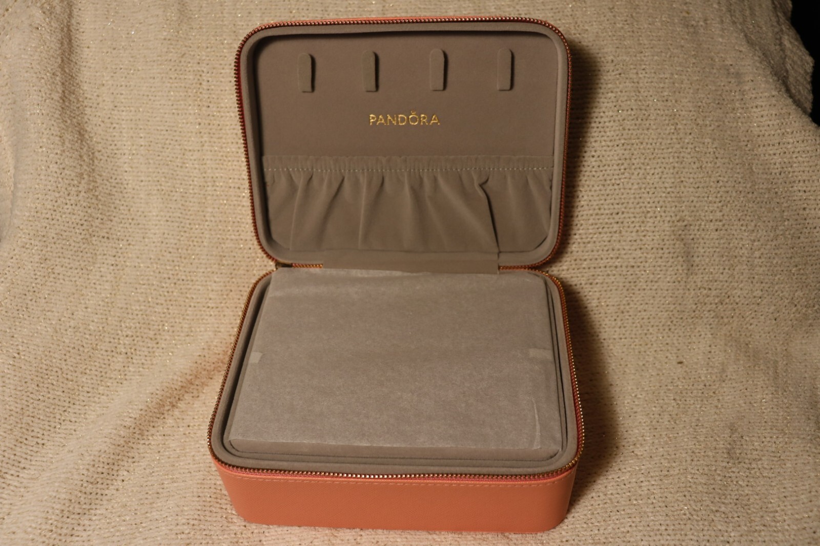 Pandora pink zippered jewelry travel case box organizer