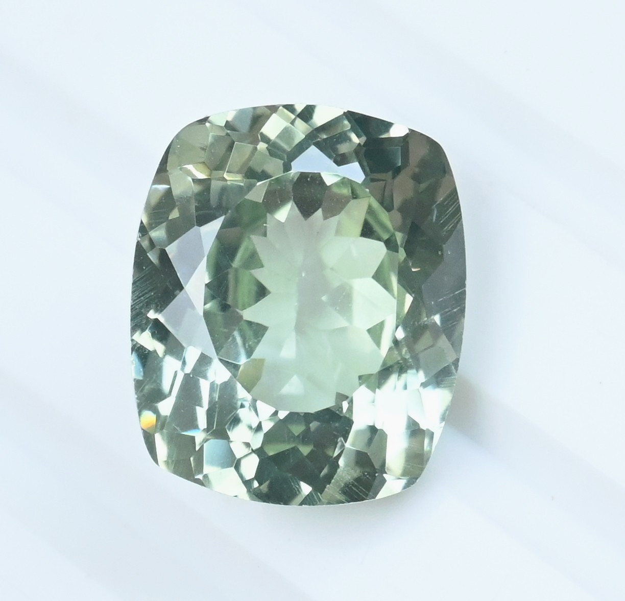 14.85 Ct Natural Montana Green Sapphire Certified Flawless Loose Gemstone
