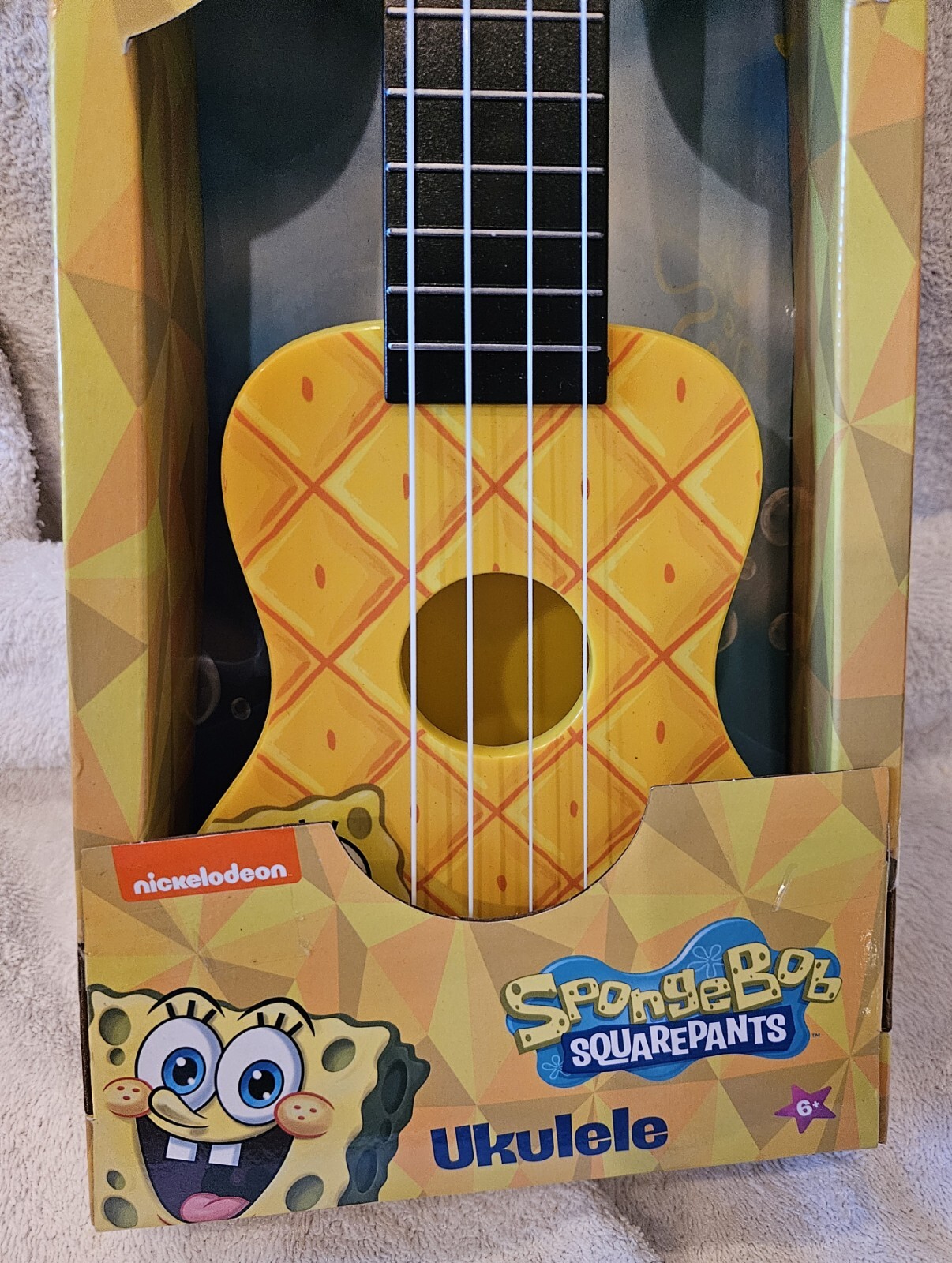 SPONGEBOB SquarePants & FRIENDS UKULELE -INSTRUMENT Nickelodeon PINEAPPLE YELLOW