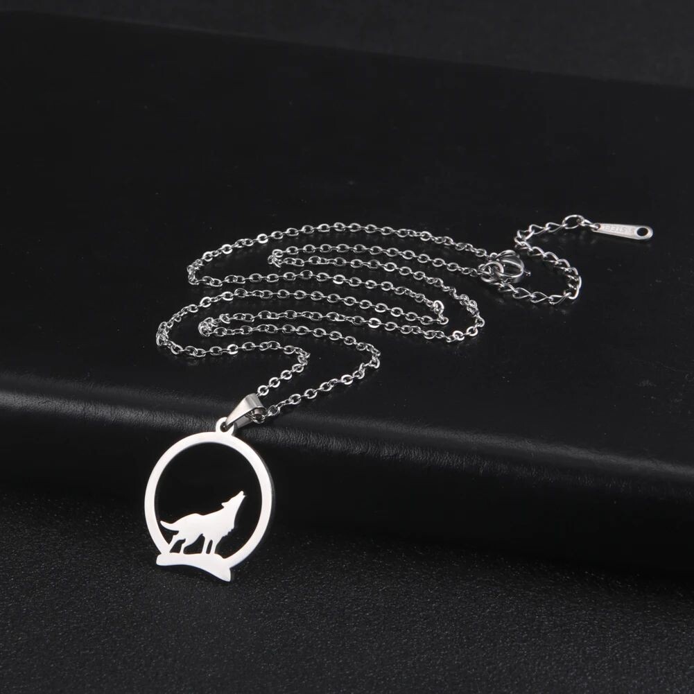 Stainless Steel Howling Wolf Amulet Pendant Silver – 45 + 5cm Chain