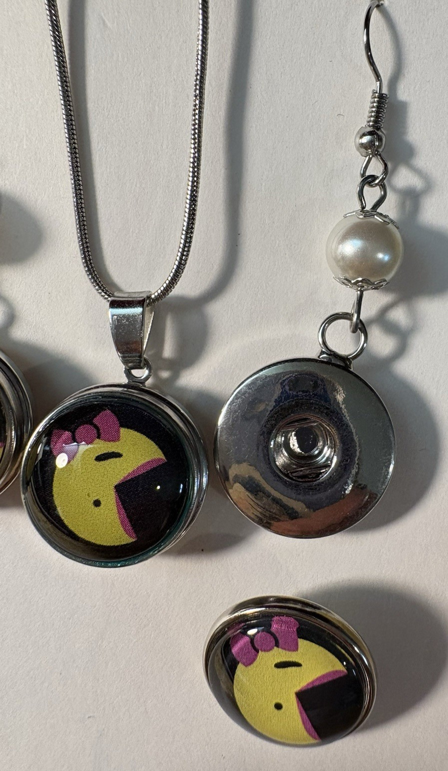 Ms. Pacman Jewelry Set Necklace and Earrings