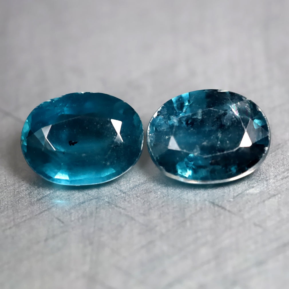 3.69 ct (2pcs) MATCHING PAIR Oval (8.86 x 7.04 mm) Natural Neon Blue Kyanite