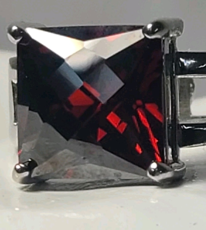 .925 Sterling Silver Solitaire Red CZ Princess Cut Art Deco Ring Sz 7.75 (J2)