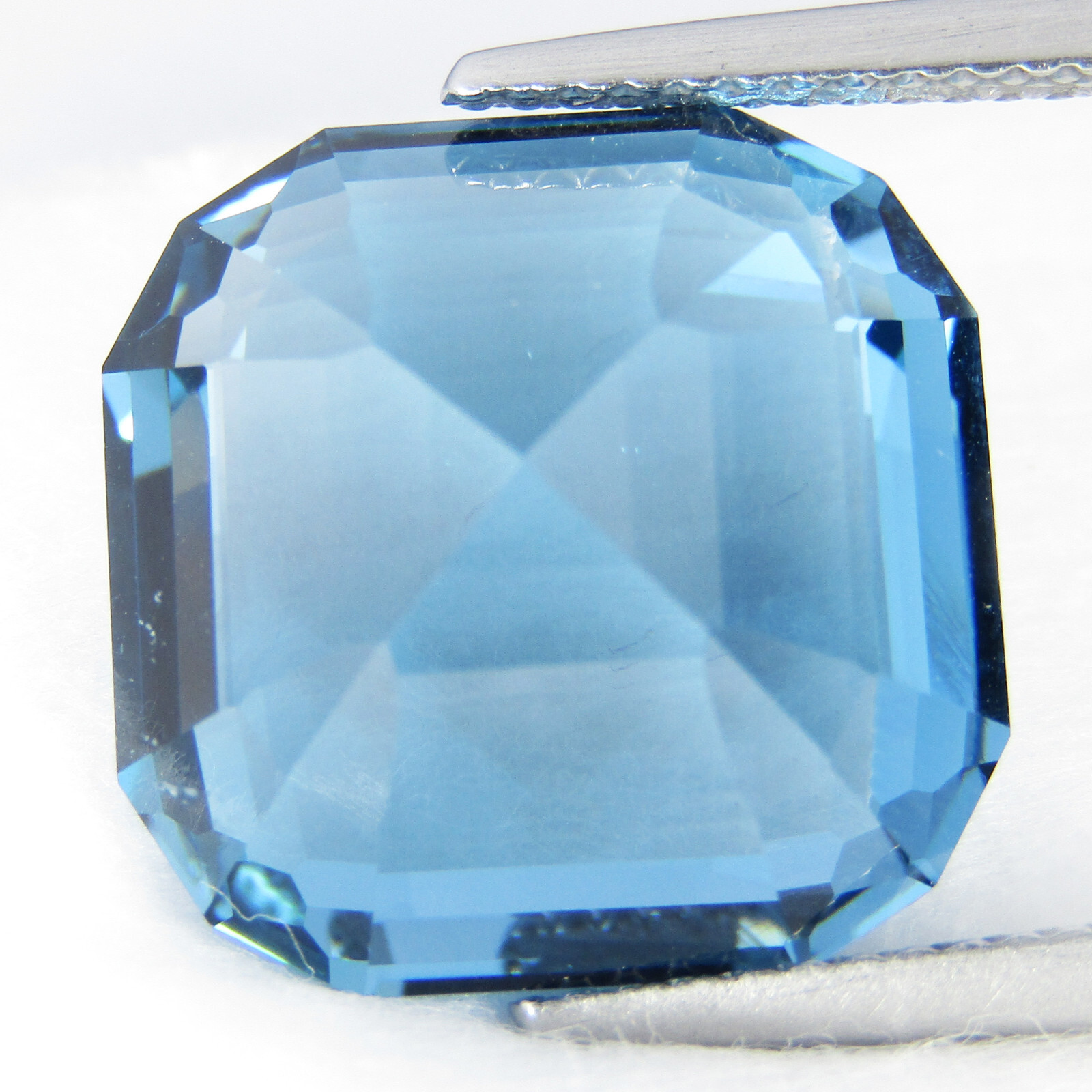 16.04cts Natural Beautiful London Blue Topaz 14.7mm Fashion Radiant Cut Gem