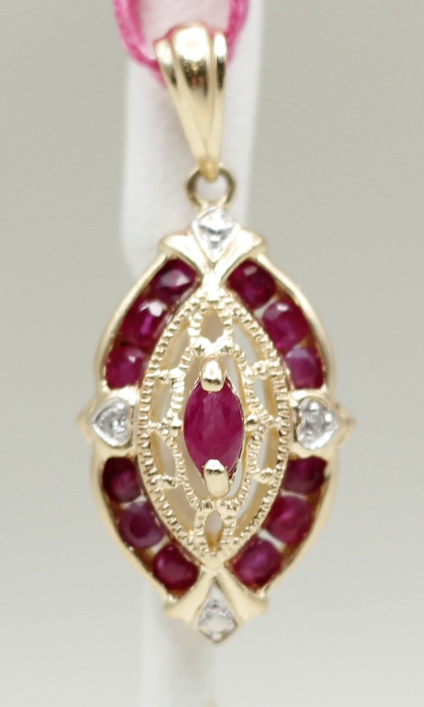 Oval 14k Yellow Gold Ruby & Diamond Cluster Filigree Pendant – 3 Grams