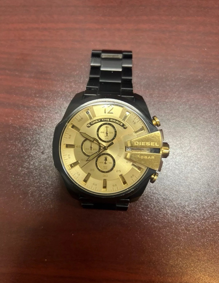 Diesel Mega Chief Chronograph DZ 4485 Model Men’s Black stainless Gold Dial