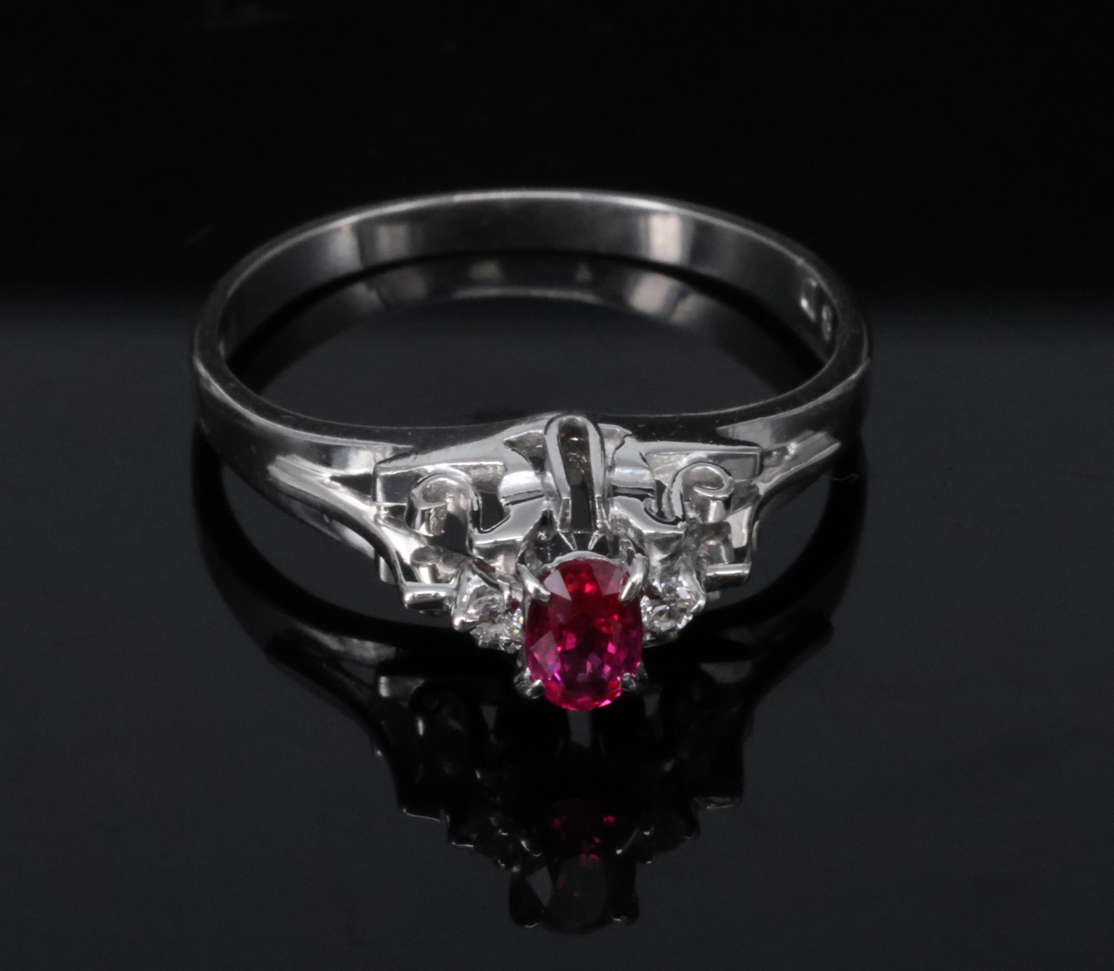 Vintage 0.28ct Vivid Red Natural Ruby & 0.04ct Diamond Platinum Ring Size 6