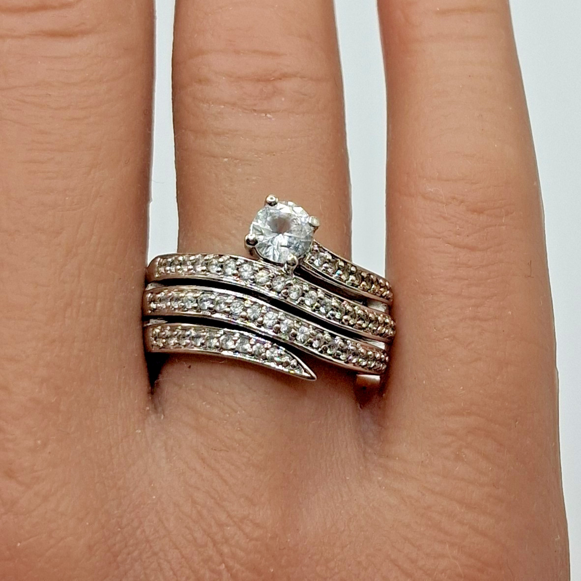 Sterling Silver Coiled Design Ring With White Topaz Stones Size 7 Signed A