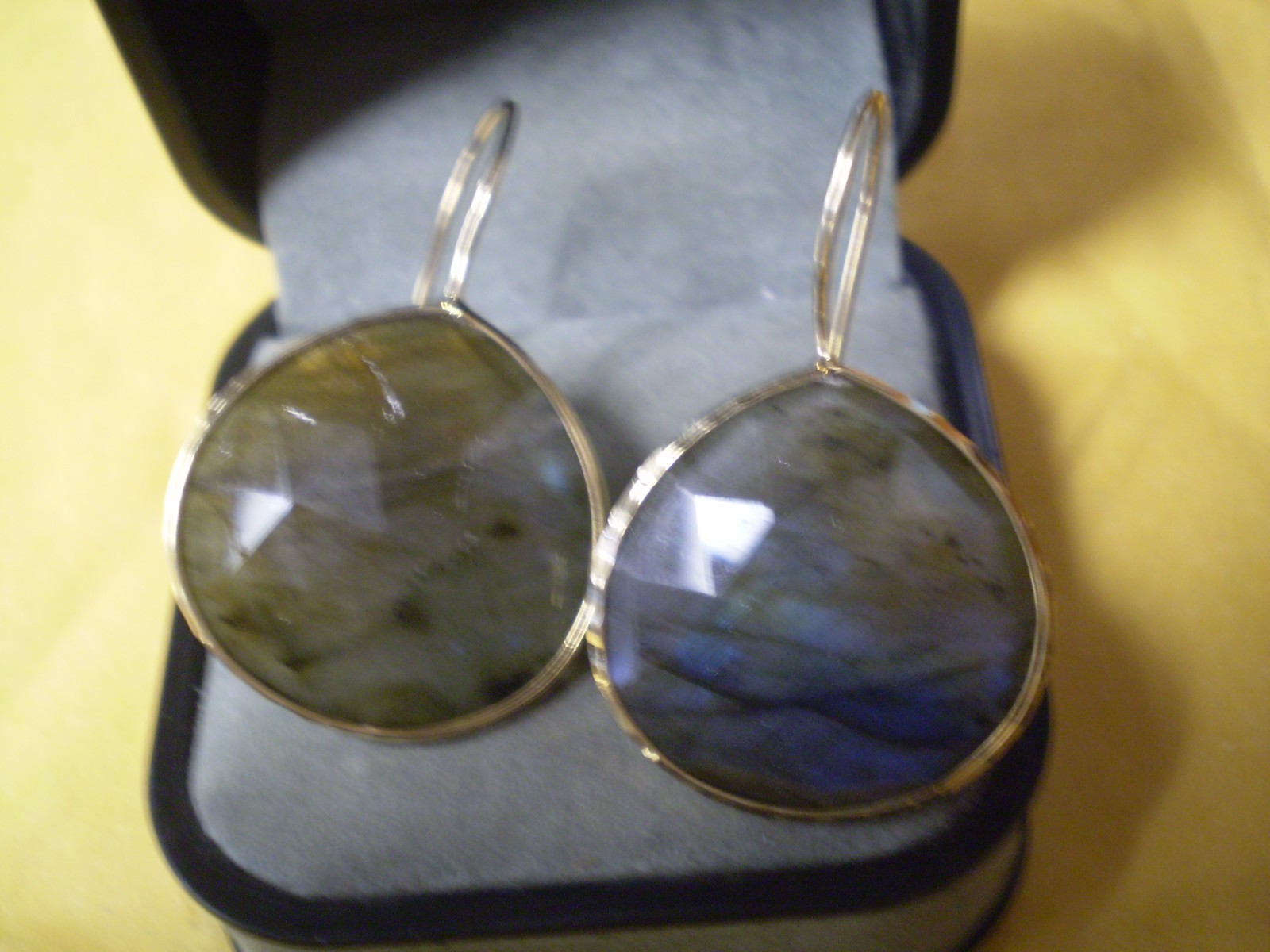 Pair 14K Yellow Gold Ladies Abalone Dangle Earrings 8.8 grams