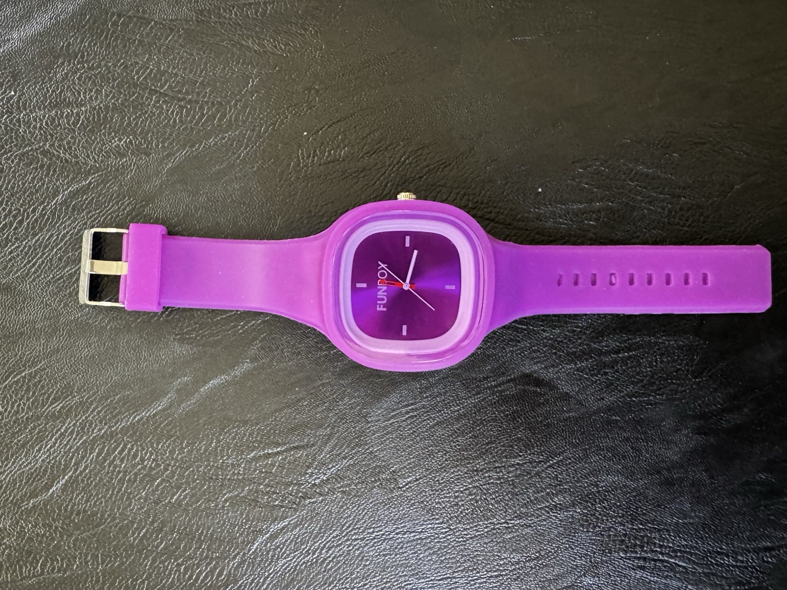 FUNBOY Purple Analog Quartz Wristwatch Silicone Strap Cushion Case 44-47.9mm