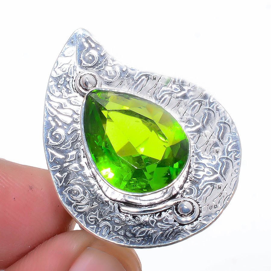 Burmese Peridot Gemstone 925 Silver Plated Jewelry Ring s.7 M1561