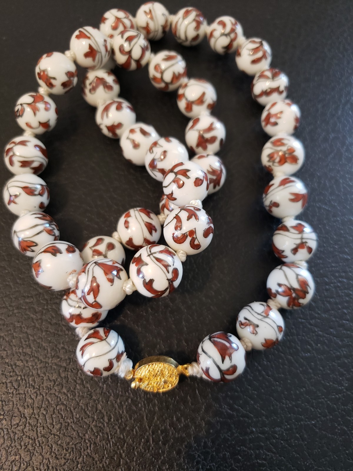 Vintage Chinese Export Necklace White Porcelain Painted Hand Knotted Box Clasp