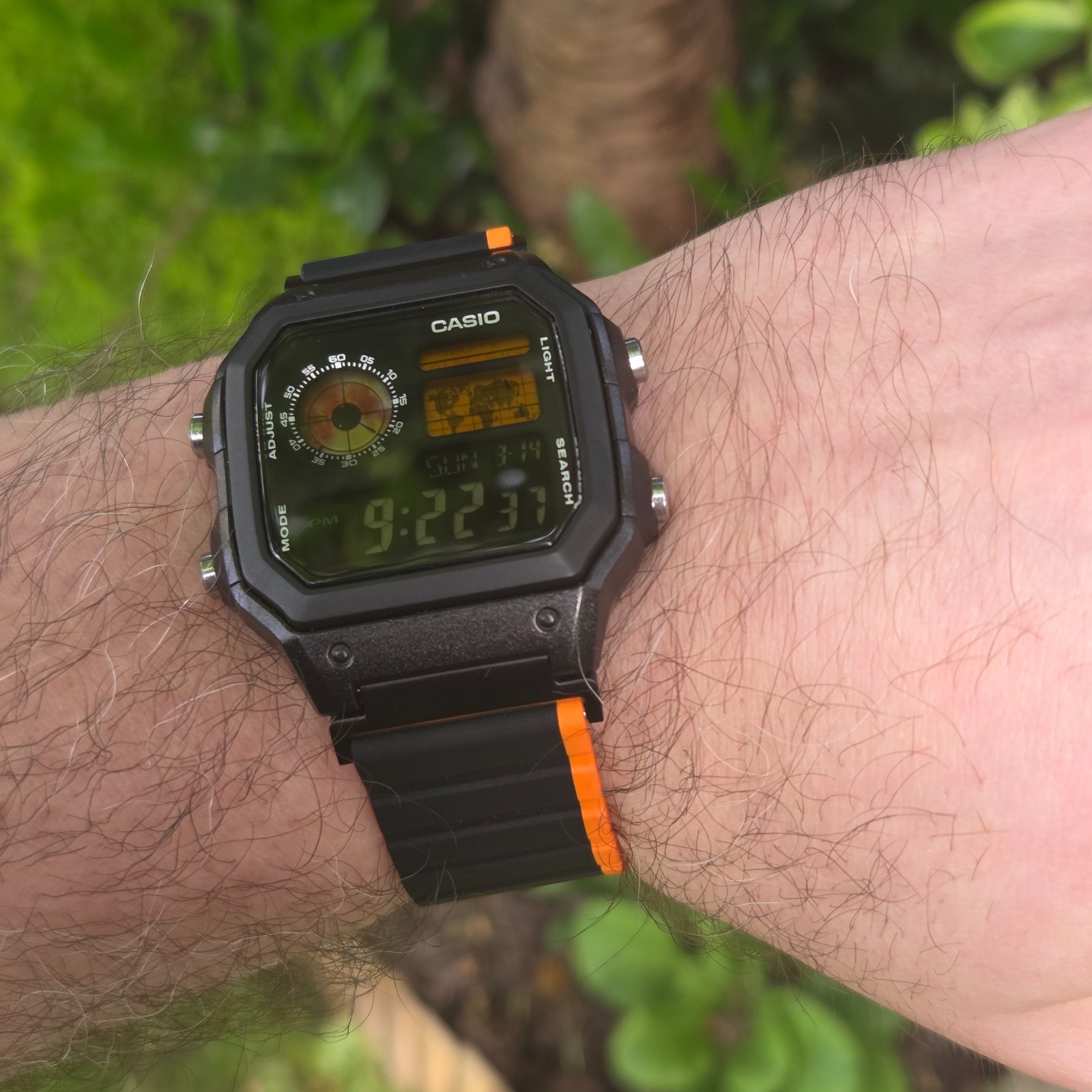 CASIO AE-1200WHD. Royale World Time Mod. Blood Moon (Dark Edition), Hydromod.