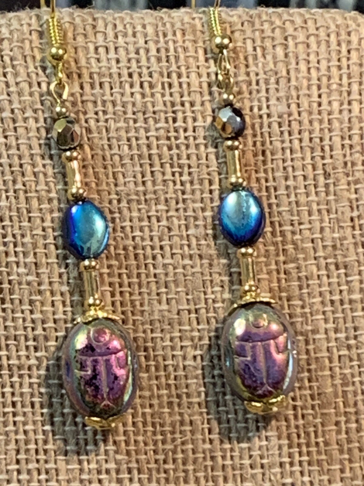 NEW ITEM*VTG.CZECH JET/ROSE GOLD AURORA IRIDESCENT CRYSTAL EGYPT SCARAB EARRINGS