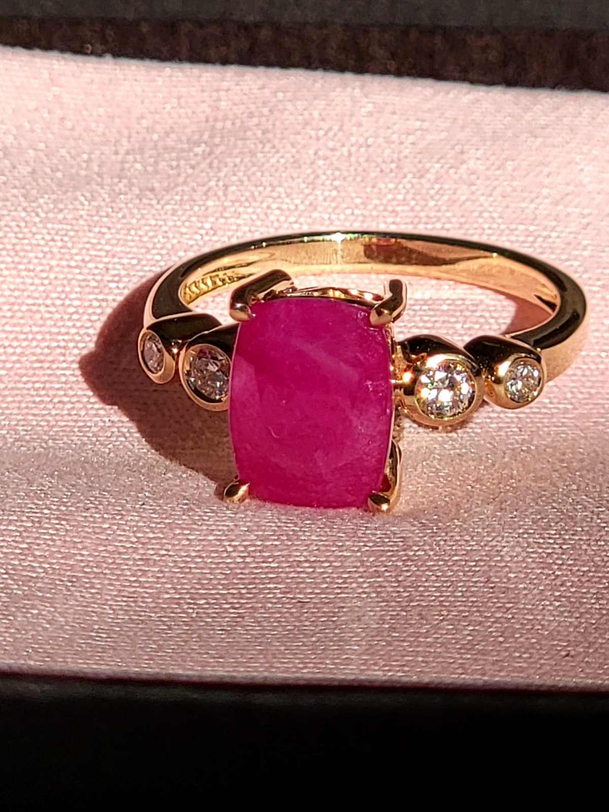 10K Yellow Gold 2.25 ctw Natural (heated only) Ruby 0.17 Diamond Ring Size 6 NEW