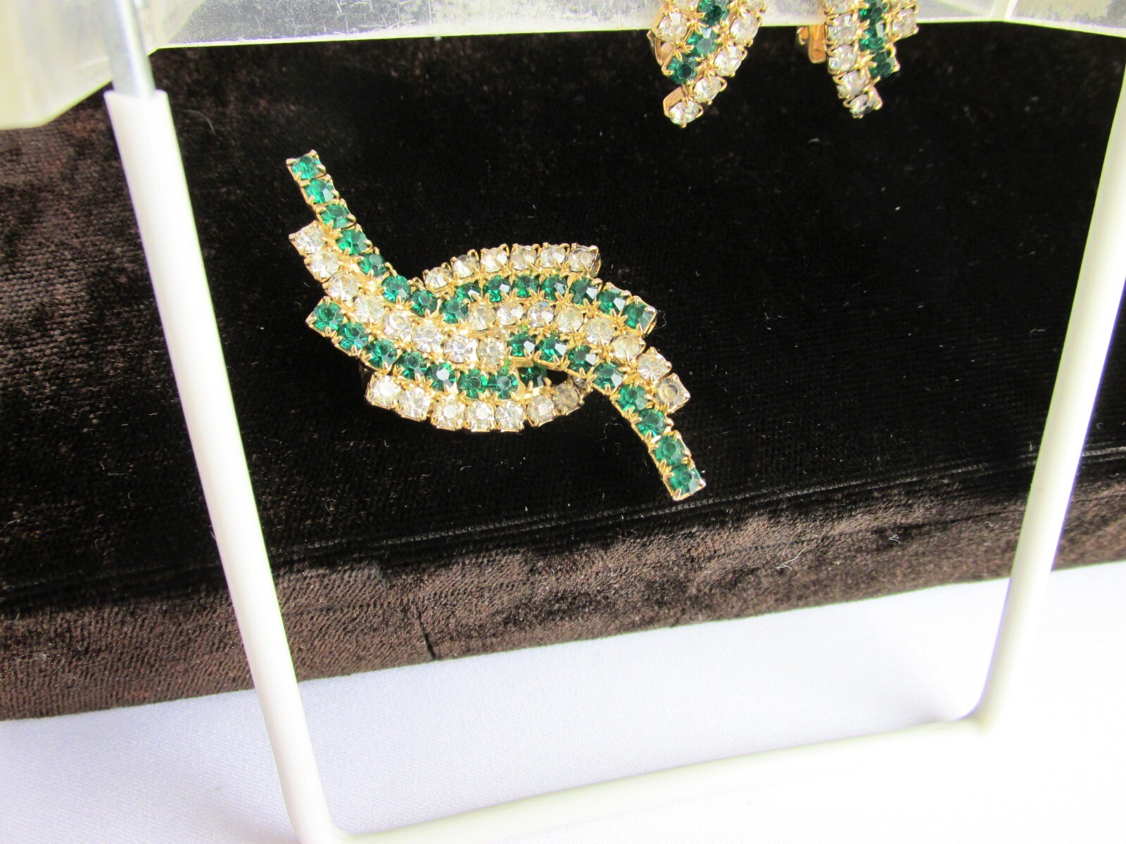 Vintage Swirls Sparkling Green & White Rhinestone Pin & Earrings Set
