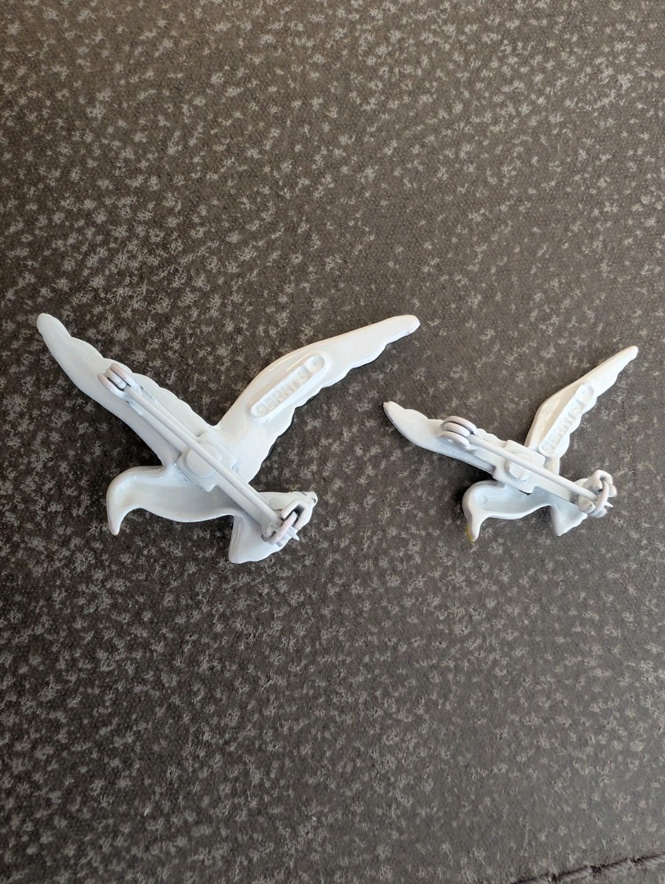 2 Vintage SIGNED GERRYS Seagull Enamel Brooches- 1 Large & 1 Small