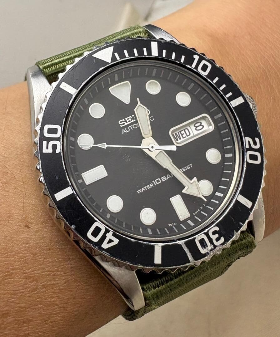 Seiko 7S26-0040 Men’s Diver Automatic Black Dial Day Date Watch 41mm Vintage