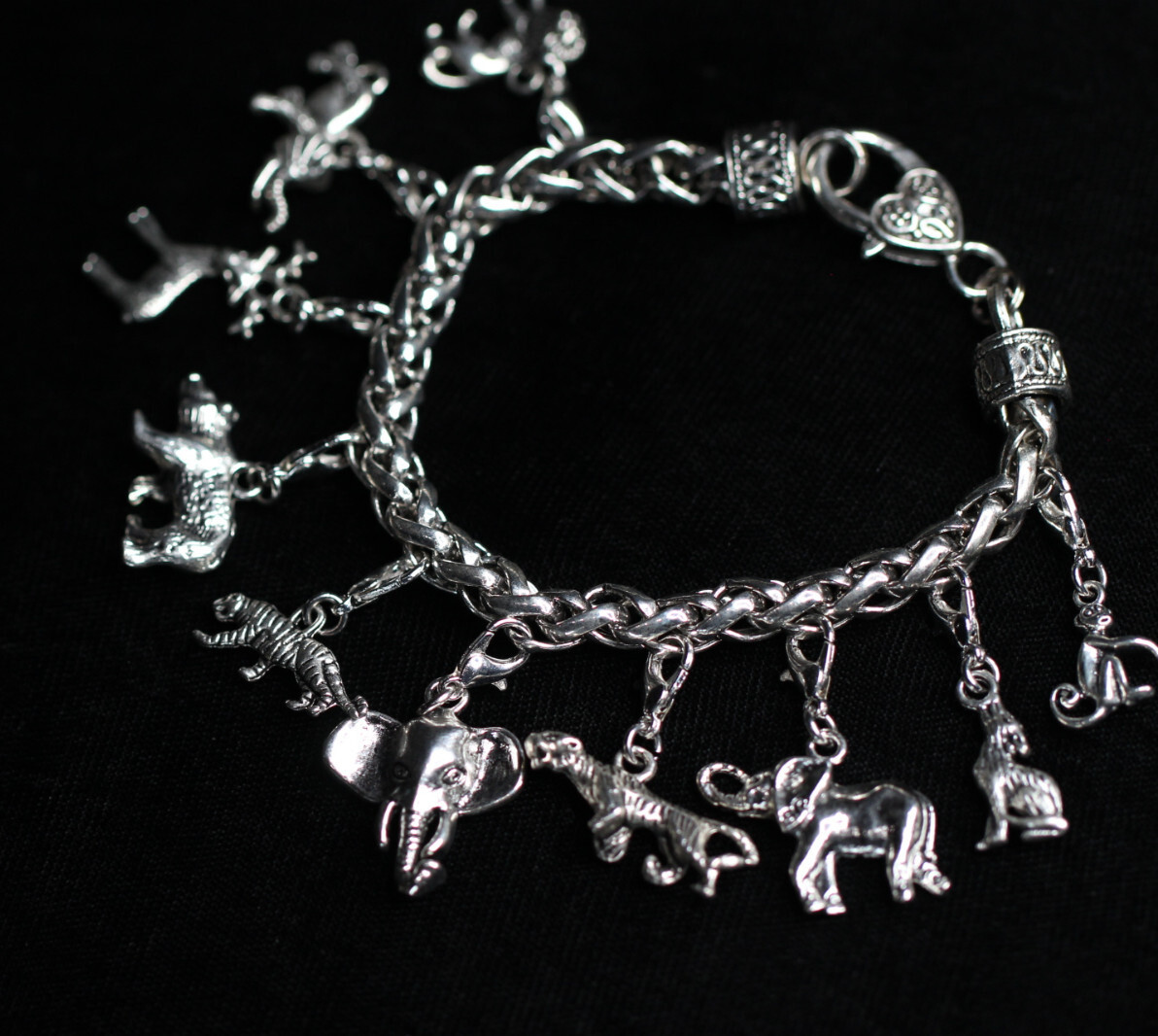 Wild Animals Themed Charm Bracelet Silver Pewter Charms 8″ Bear Elephants Buck