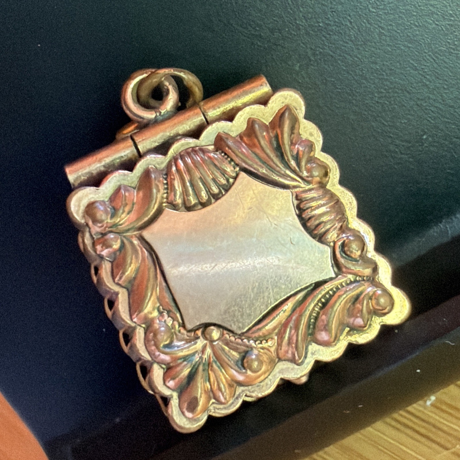 Victorian 6.7g Rose Gold Fill Locket Etch Flower Motif Pendant Charm Engravable