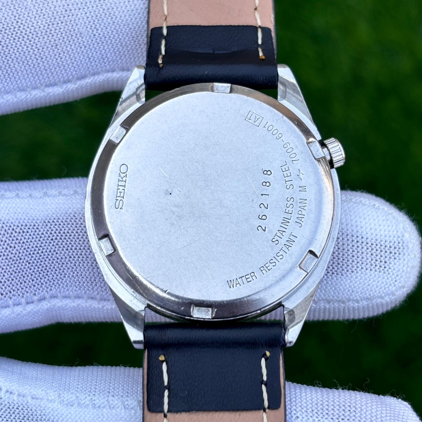 Vintage Seiko 5 White Silver Dial Automatic Japan Made Men’s Watch 7009-6001