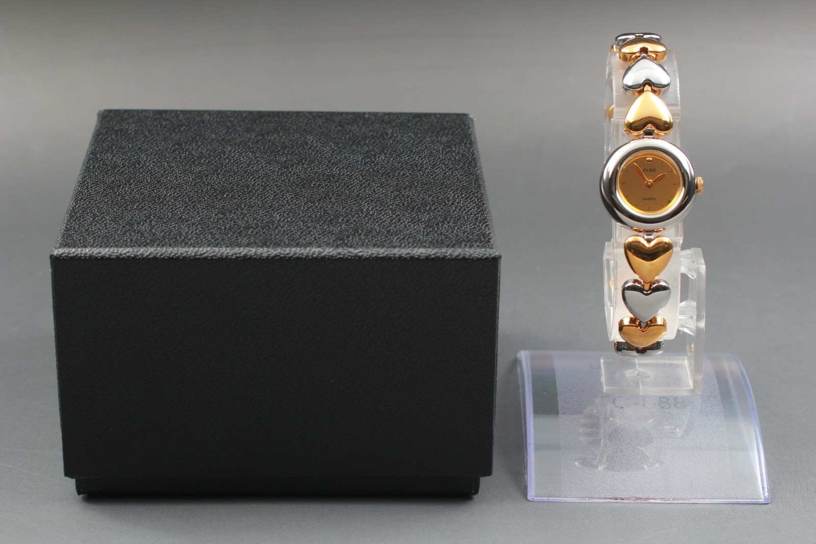 Vtg 1996 N MINT Seiko Alba V232-0230 Quartz Two-Tone Round Womens Watch JAPAN