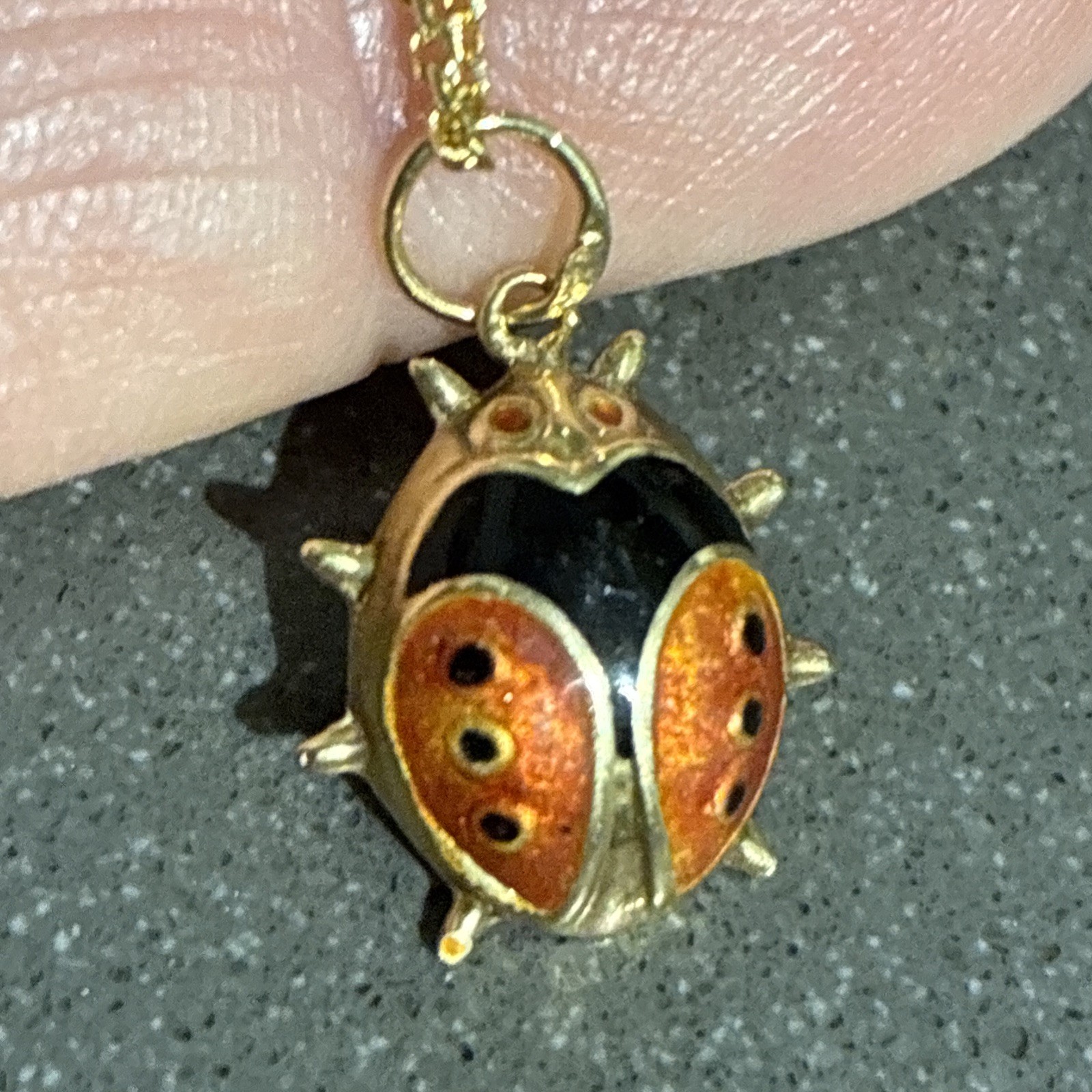 14K YELLOW GOLD ENAMEL LADYBUG PENDANT NECKLACE 16” 1.95g
