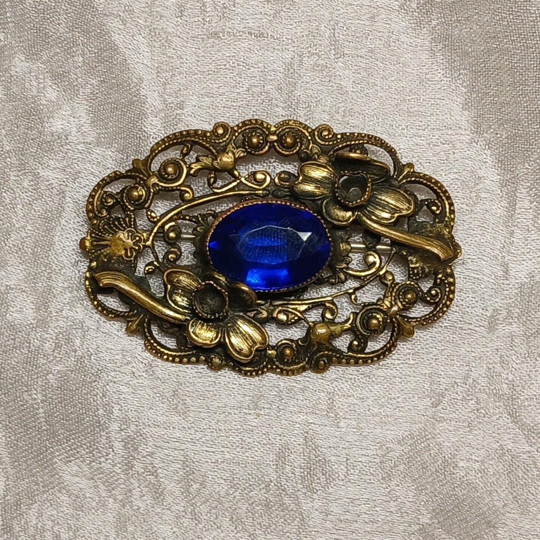 Antique Art Deco Brass C-Clasp Filigree Brooch Oval Cobalt Blue Glass Pin c1920