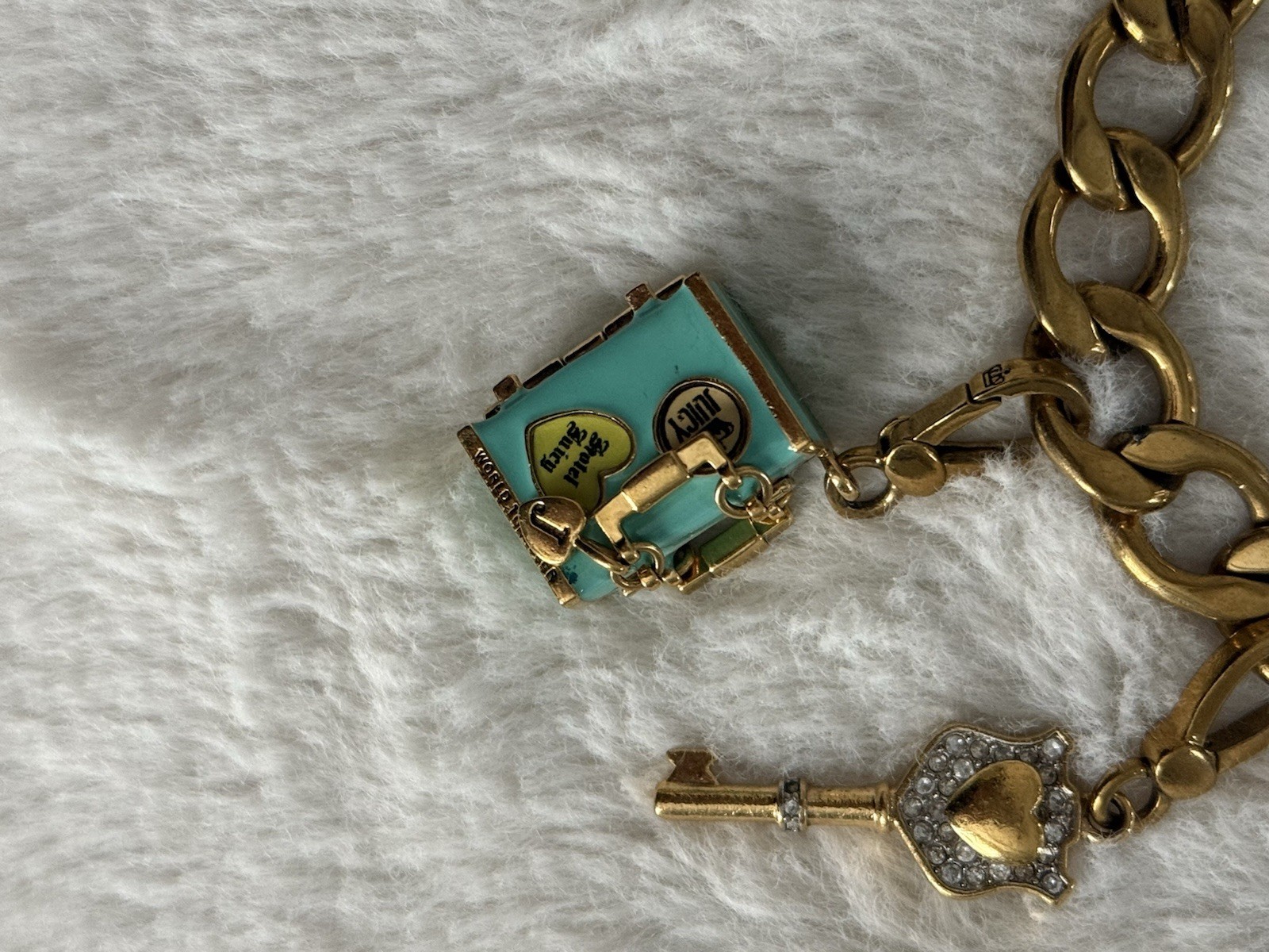 Juicy Couture Gold Tone Curb Link Charm Bracelet Vintage Y2K with 3 Charms
