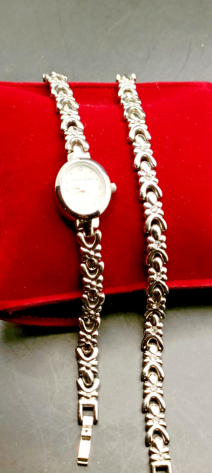 MICHEL DELABY Ladies Silver Tone Watch & Bracelet Gift Set – Working