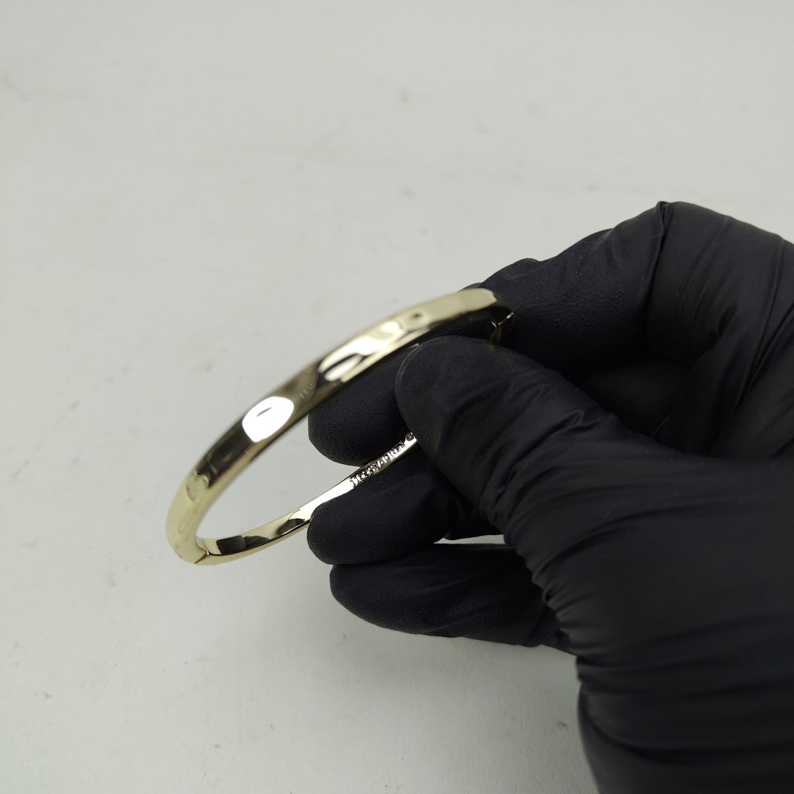 KENDRA SCOTT Zorte Gold Tone Bracelet Hammered Hinged Bangle S/M 16cm 6.25″