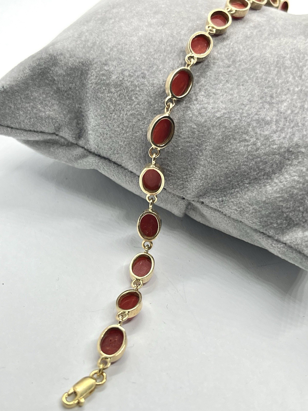 14kt Gold Bracelet with 14 Mediterranean Red Coral Cabochons 5x6mm – 17cm