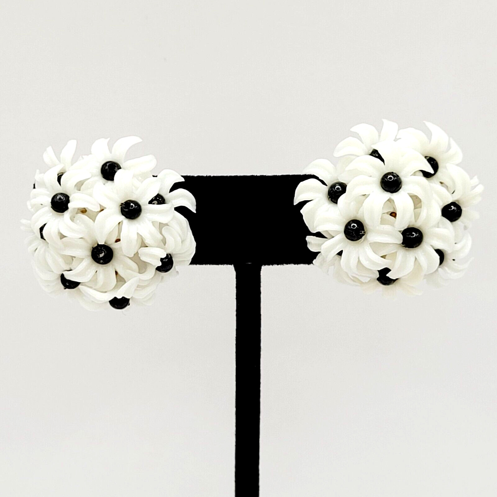 White Black Petaled Daisy Flower Plastic Metal Clip On Earrings 1960s Hong Kong