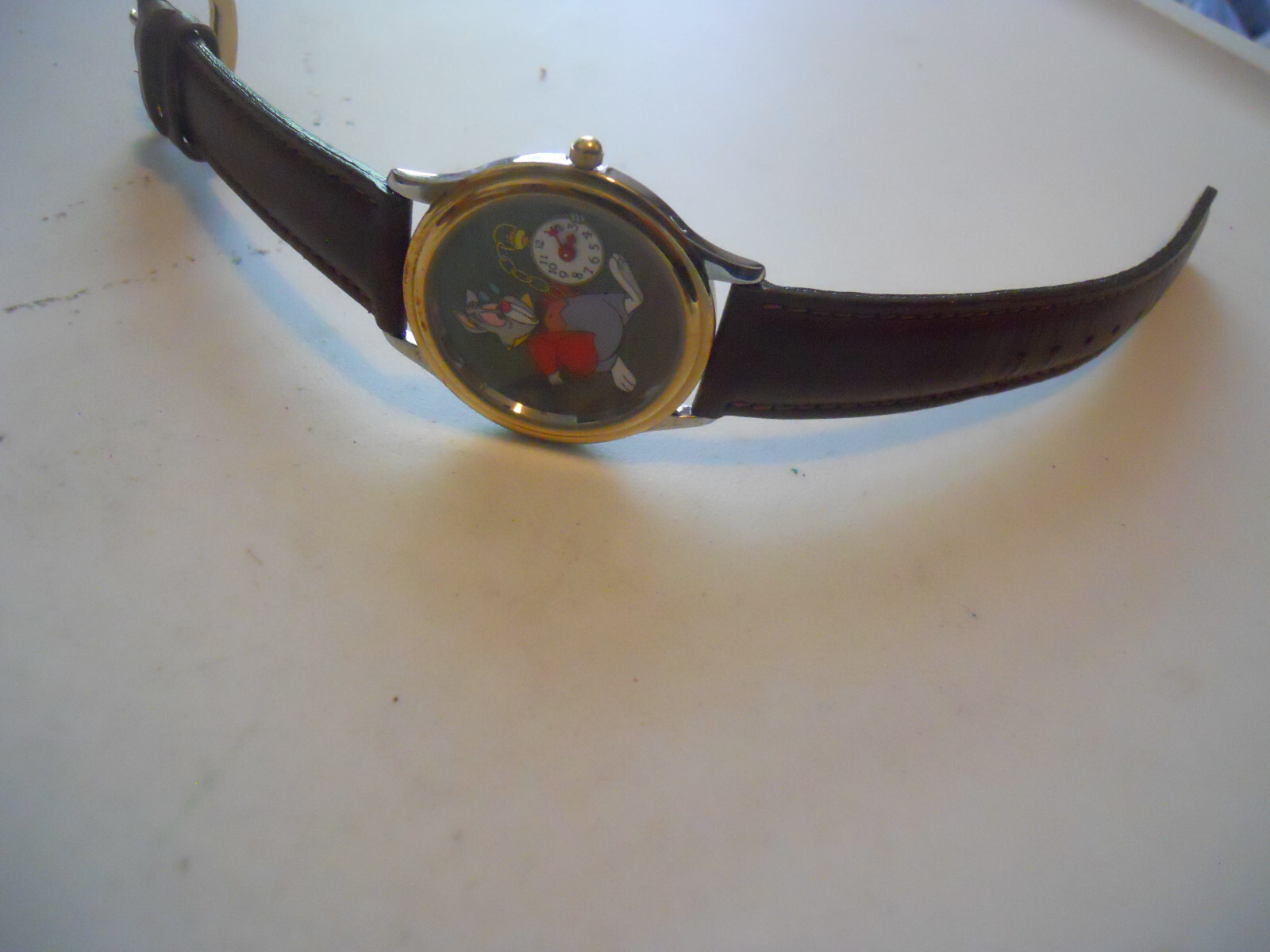 Alice in wonderland men’s leather band.Analog,Quartz & battery watch.3602/7500