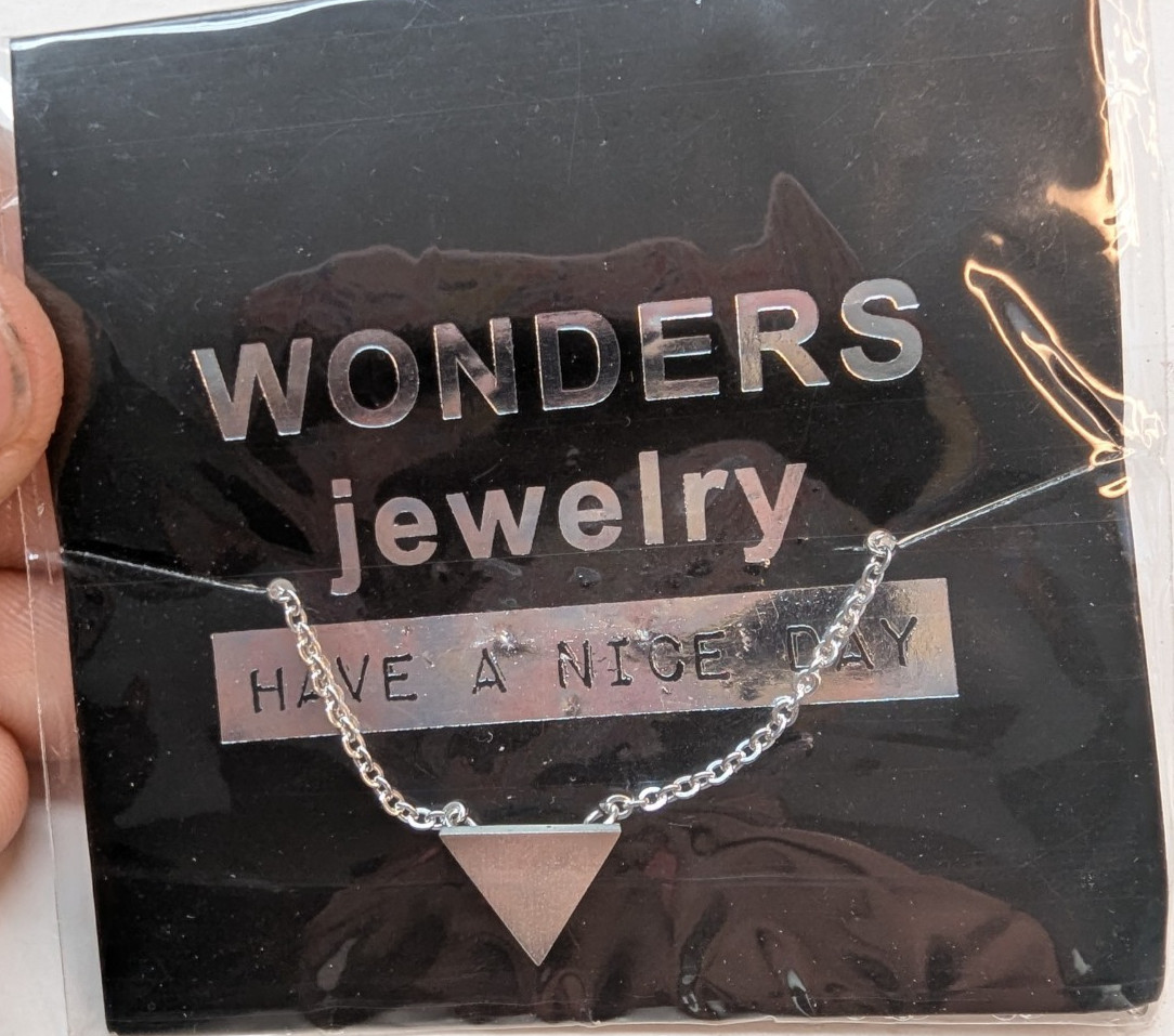 Wonders Jewelry Silver Tone Triangle Pendant Cable Chains Lobster Lock NOS