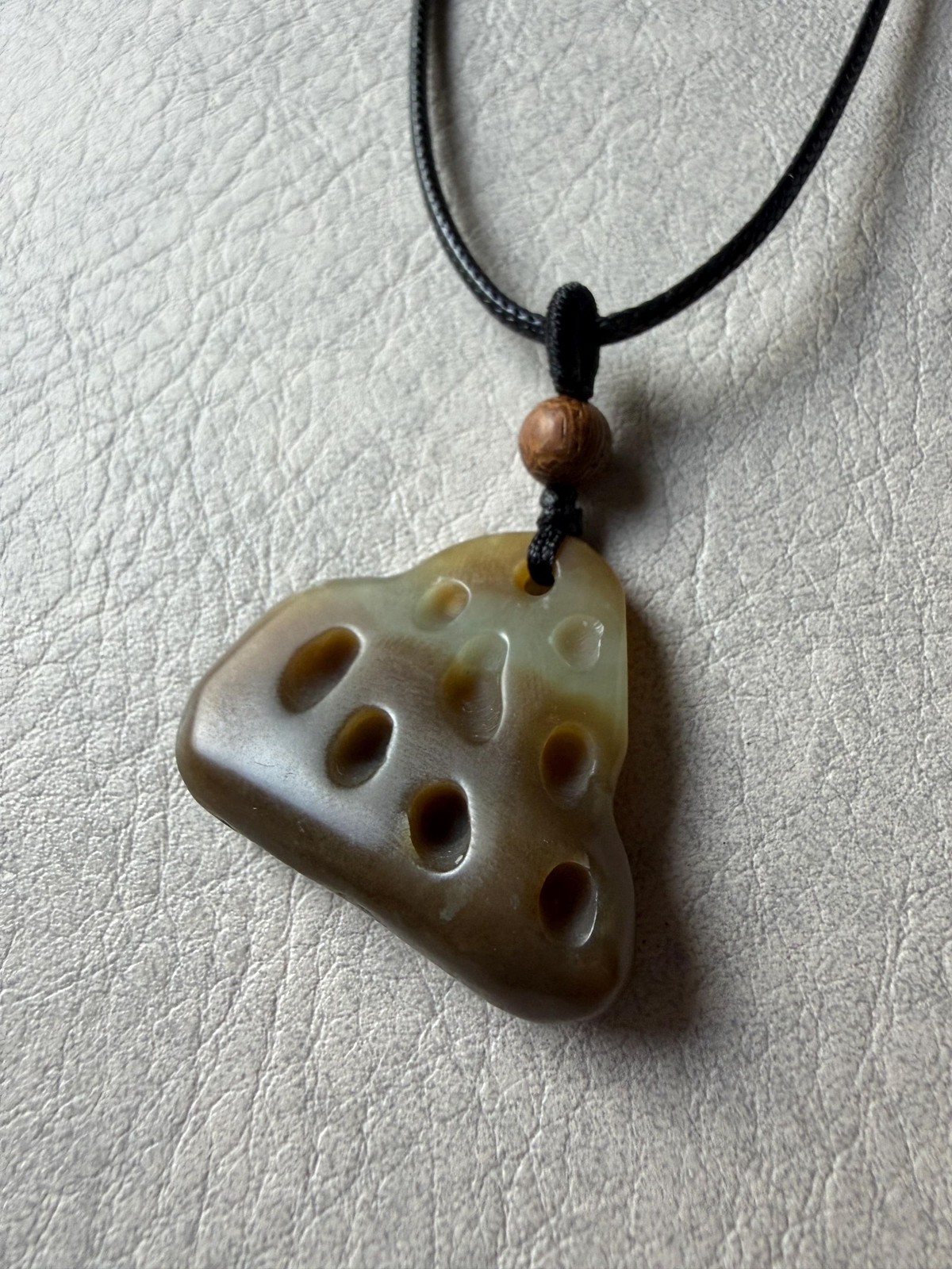 Natural Ivory brown Jade Taihu Stone Pendant Necklace太湖 brown Jade Necklace READ