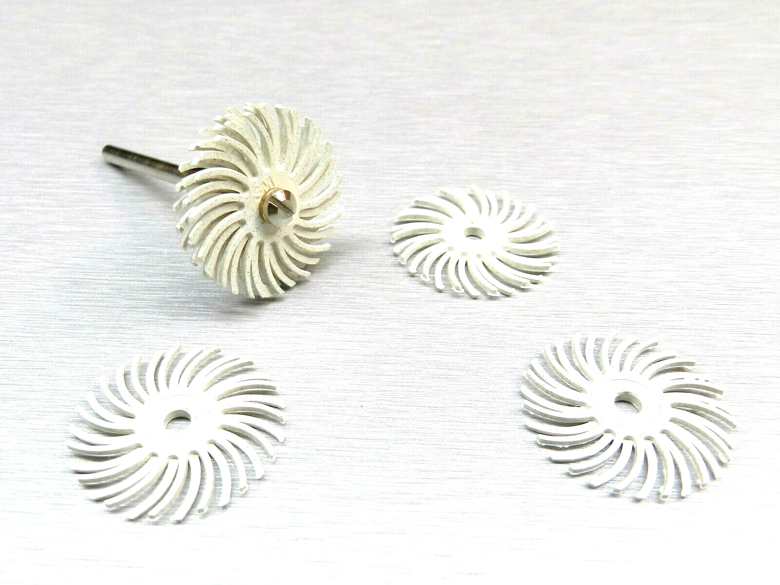 Radial Bristle Discs 3m 1″ White 120 Grit Bristle Brush Pack of 6 And 1-Mandrel