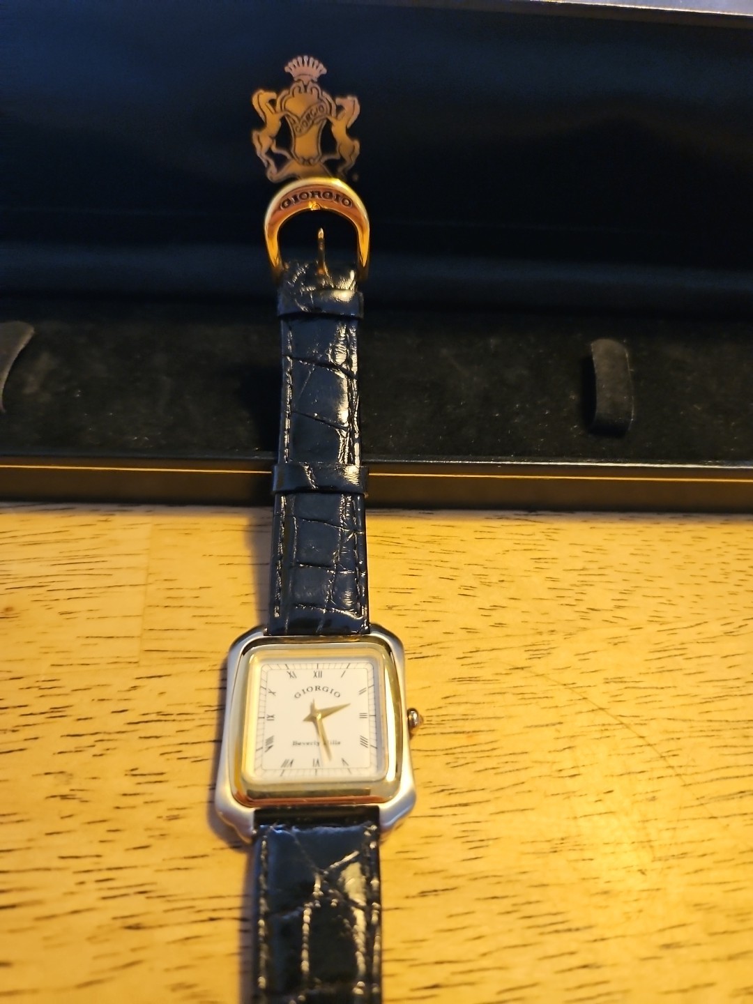 Giorgio BEVERLY Hills NOS Watch 28 Mm Unisex Tank Watch Gold Bezel