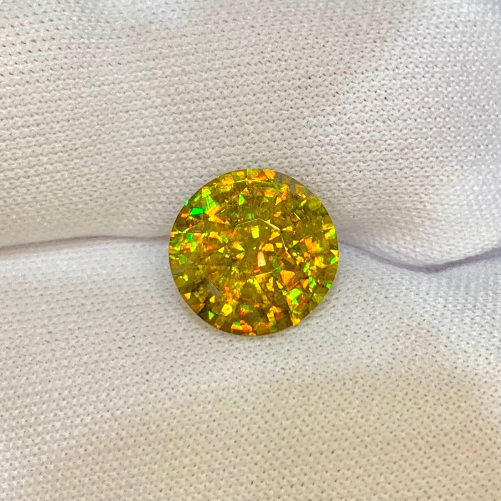 5.37 Carats Natural Fancy Rainbow Sphene Round Cut From Madagascar