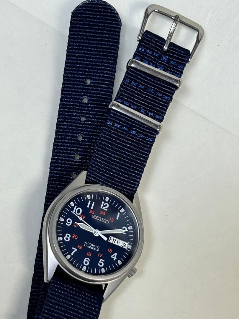 SEIKO Slim and Lightweight Boys’ Military Watch 7S26-3060 Navy