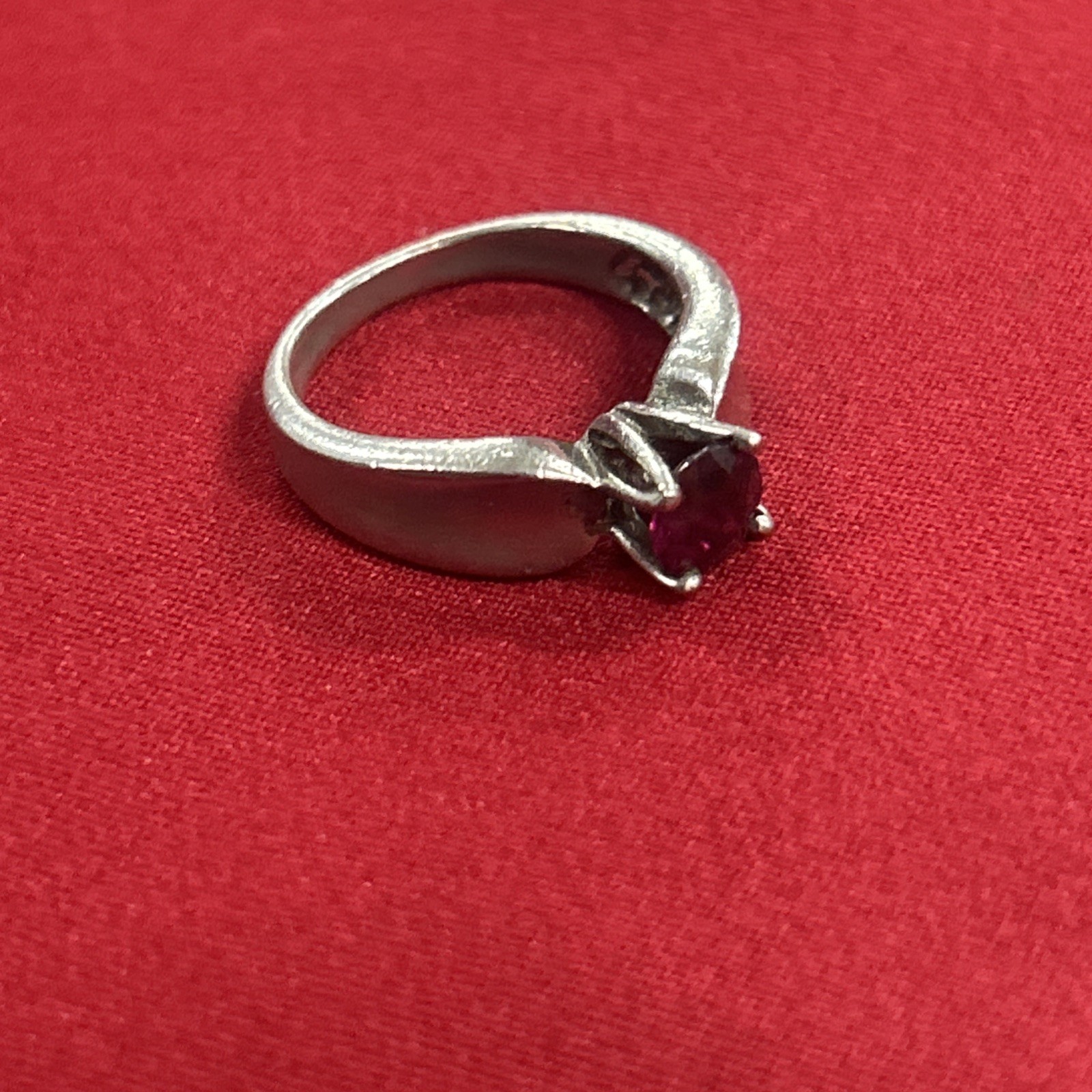 Sterling Silver CT Red Stone Ring Size 7.25 4.82 Grams