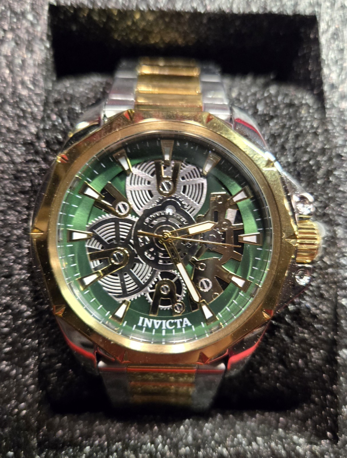 Invicta Men’s Automatic Skeleton Dial Stainless Steel Bracelet Wristwatch