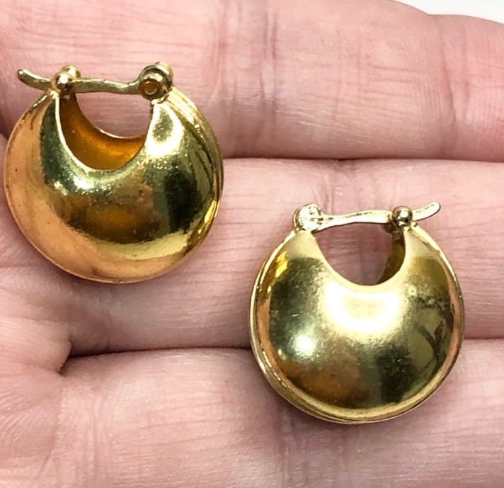 Elo7 Gold Electroplated Over Silver Chunk Half Moon Huggie Hoops Earrings